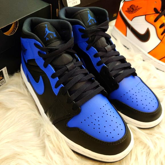 Nike Air Jordan 1 Mid 'Hyper Royal' Black - Picture 3 of 9